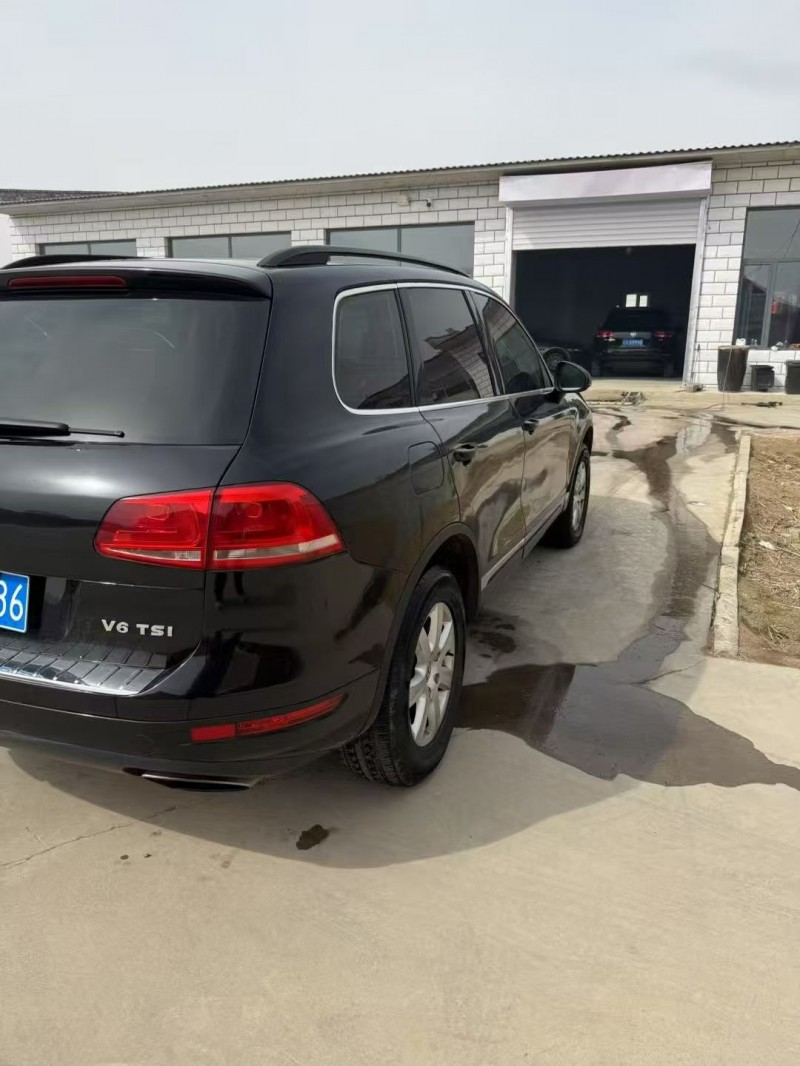 呼和浩特13年大众途锐9