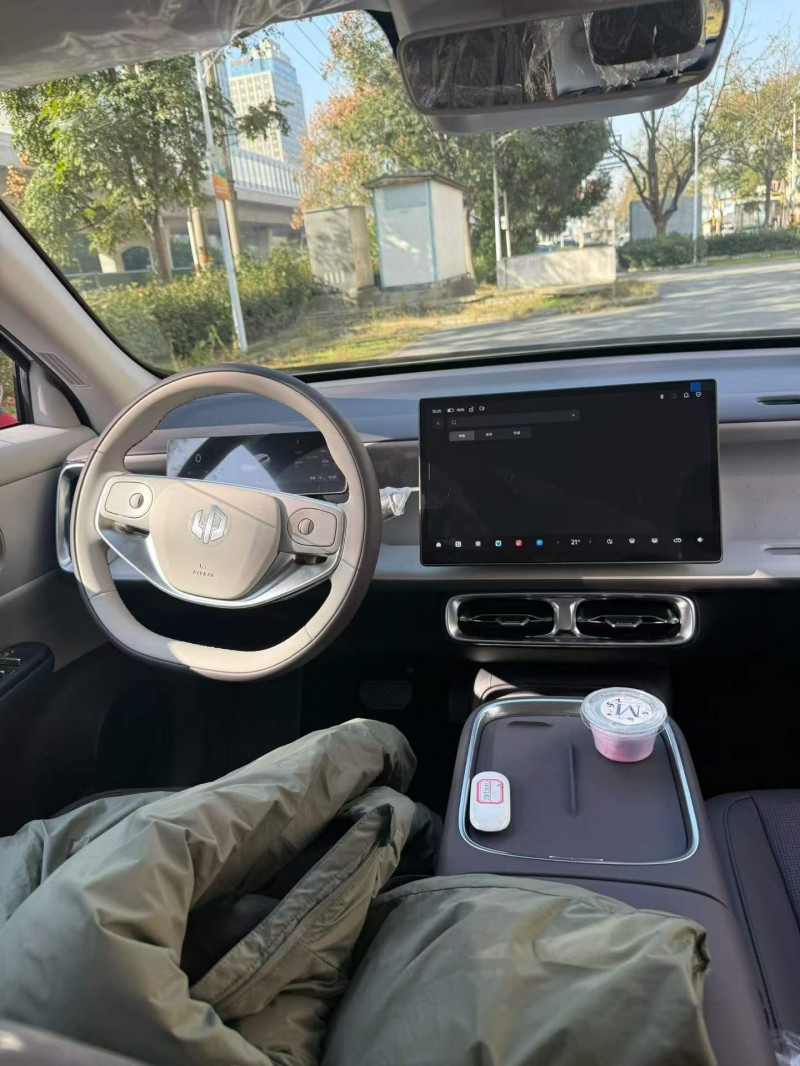 襄阳25年零跑汽车B103