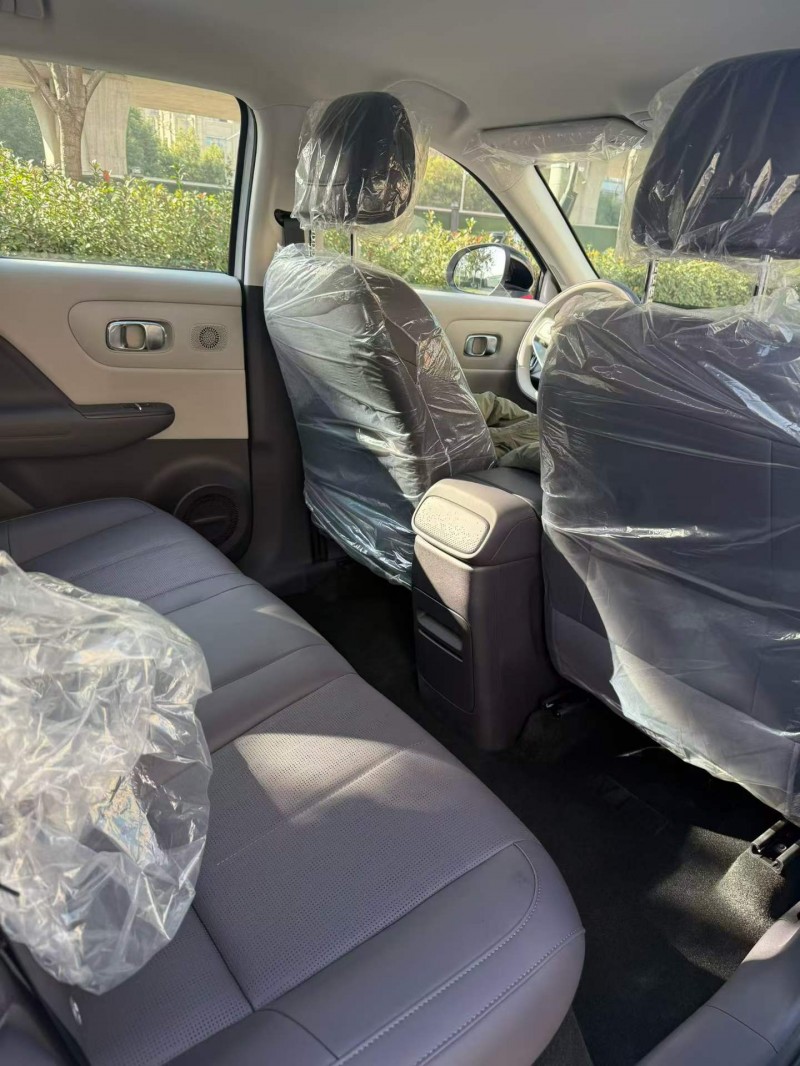 襄阳25年零跑汽车B104