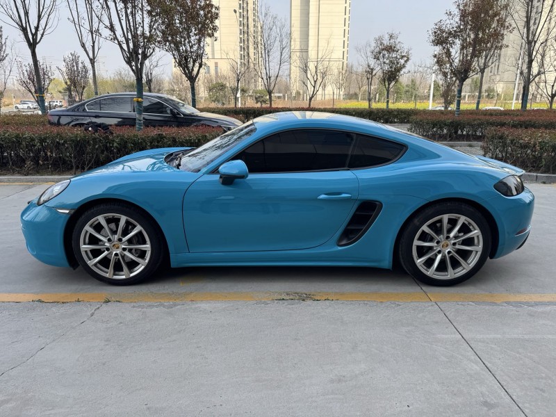 济宁20年保时捷卡曼5