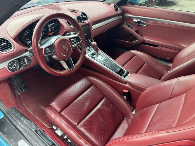 济宁20年保时捷卡曼6