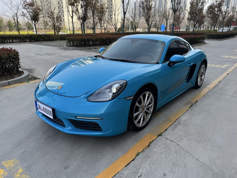 济宁20年保时捷卡曼8