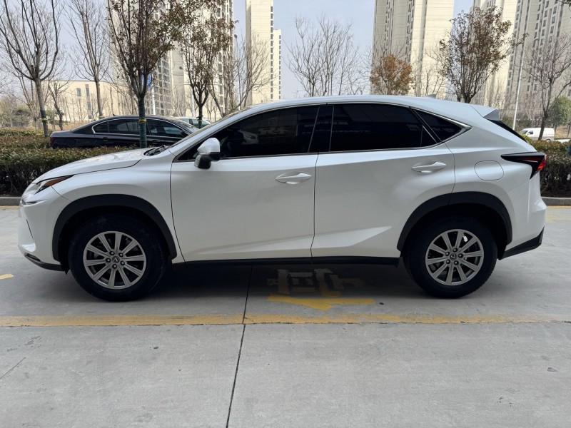 济宁18年雷克萨斯NX4