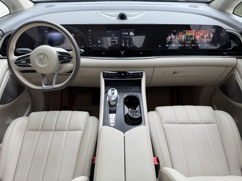 济宁24年岚图汽车梦想家2