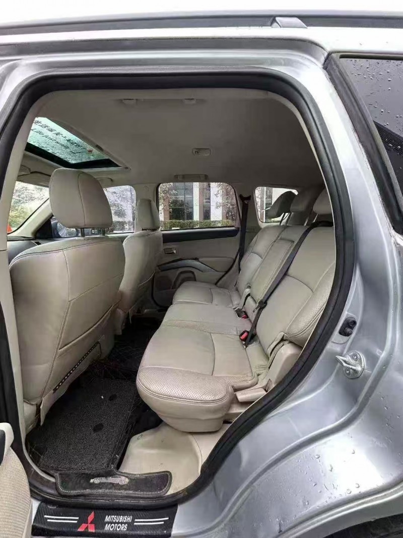 广州12年三菱欧蓝德6