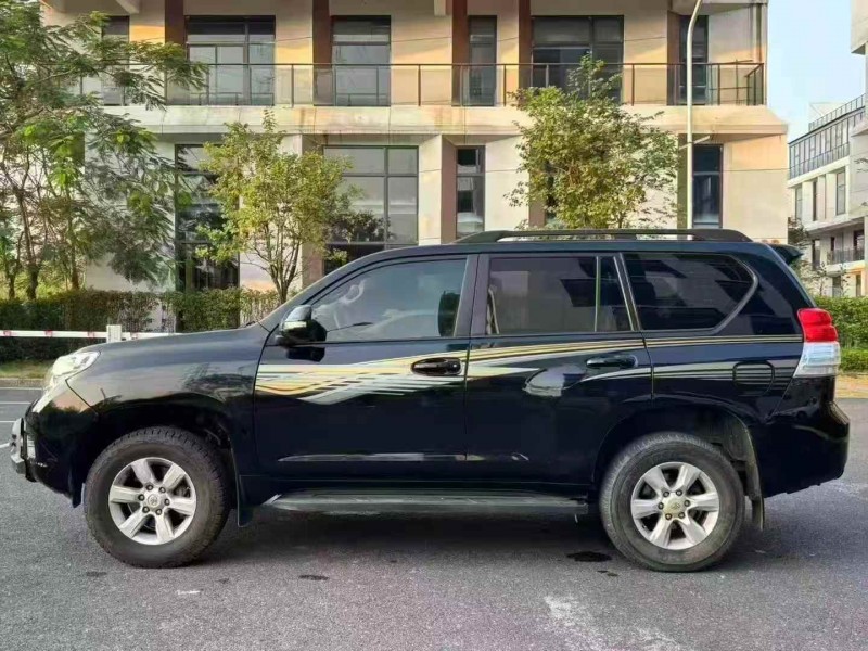 广州12年丰田普拉多4