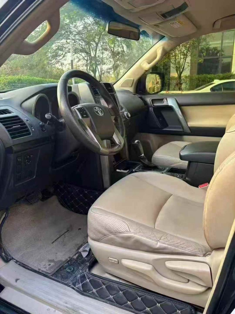 广州12年丰田普拉多7