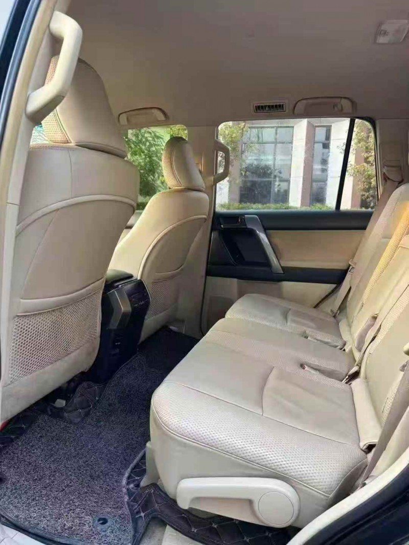 广州12年丰田普拉多8