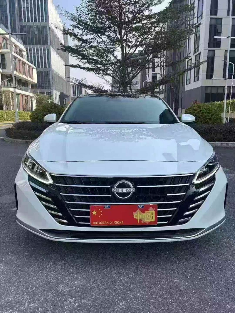 广州25年日产天籁1