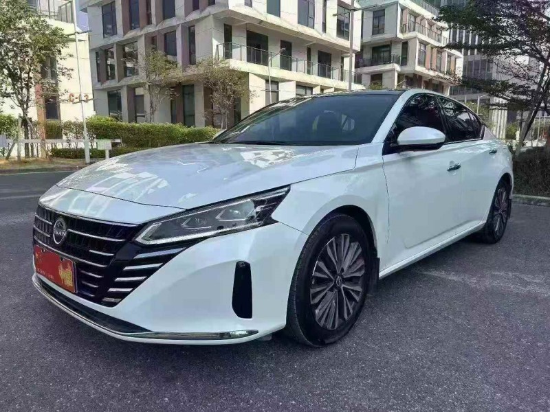 广州25年日产天籁2