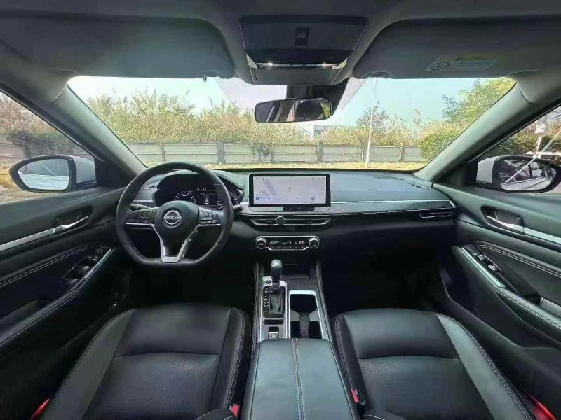 广州25年日产天籁4