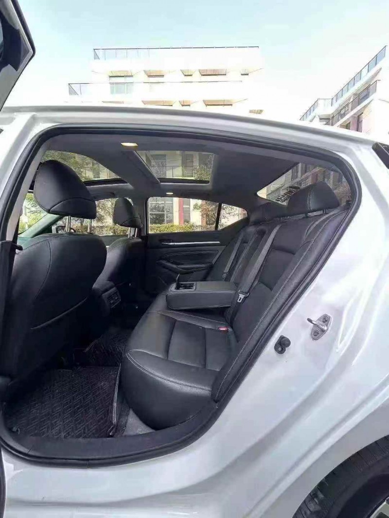 广州25年日产天籁6