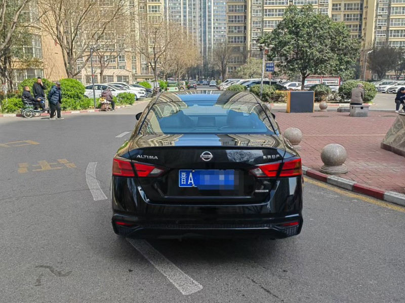 安阳22年日产天籁3