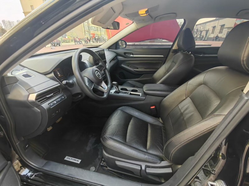 安阳22年日产天籁5