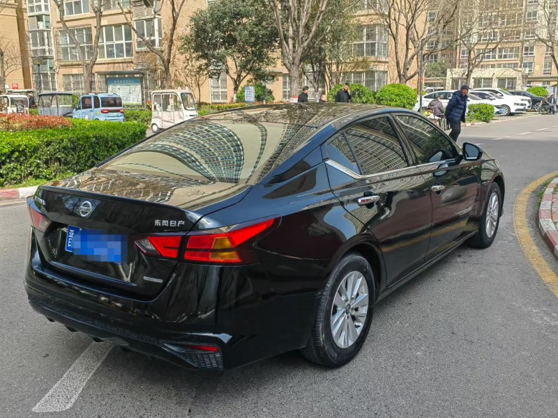 安阳22年日产天籁7