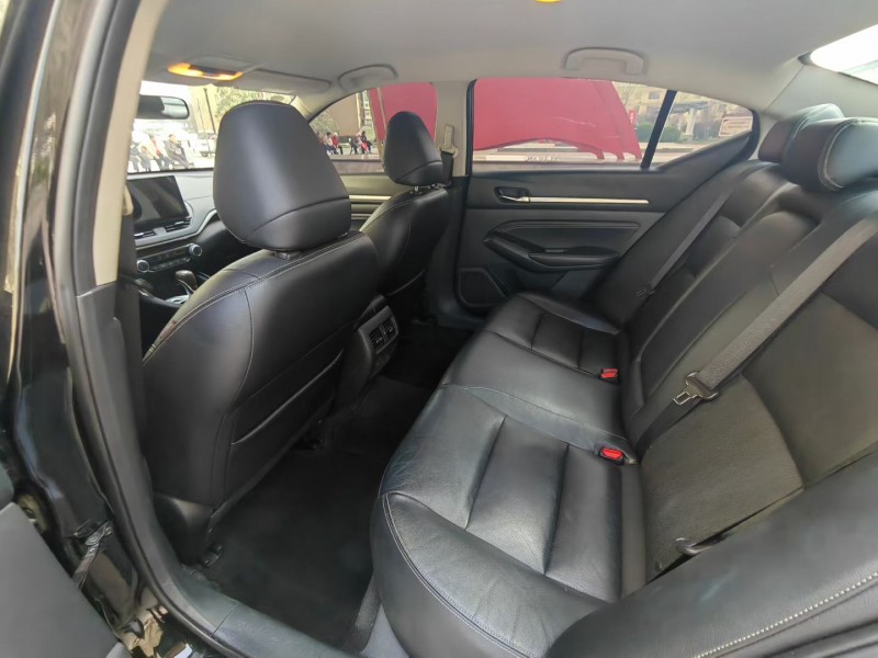 安阳22年日产天籁9