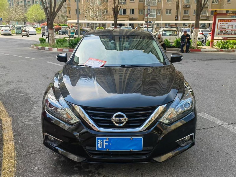 安阳18年日产天籁1