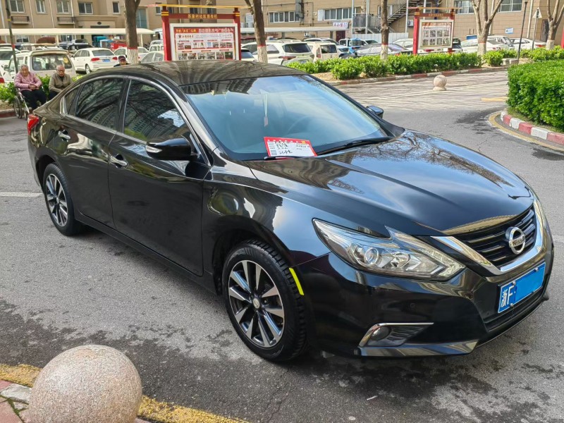 安阳18年日产天籁2