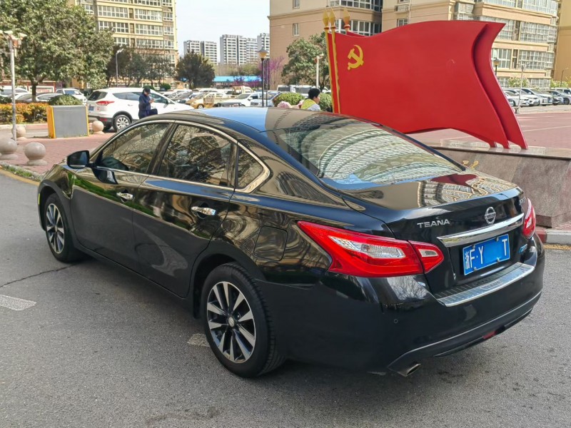 安阳18年日产天籁6