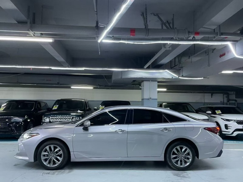 广州22年丰田亚洲龙7