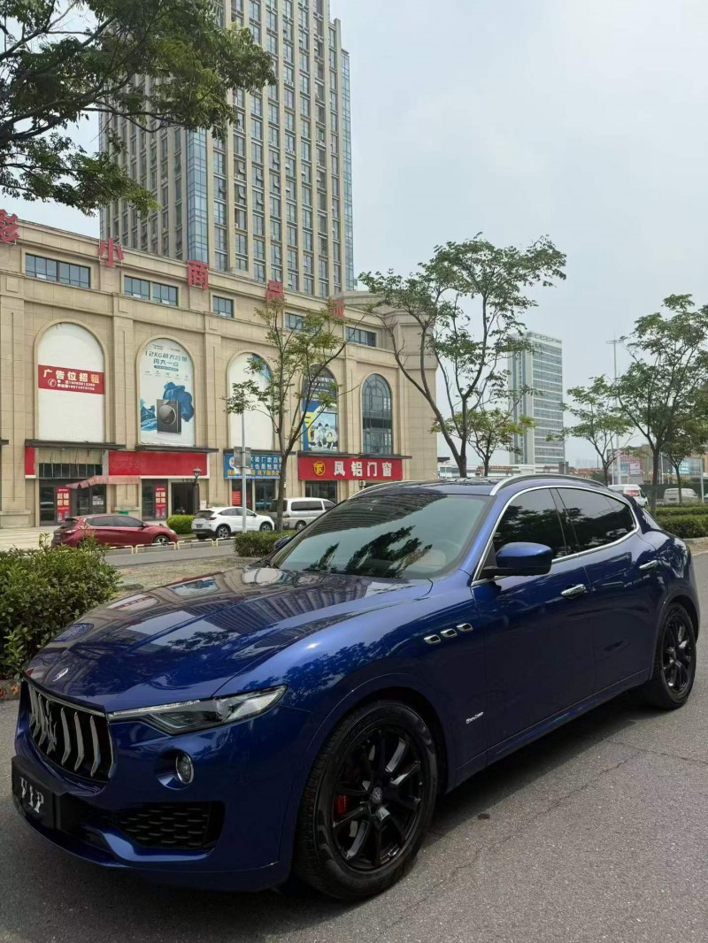 襄阳19年玛莎拉蒂Levante2