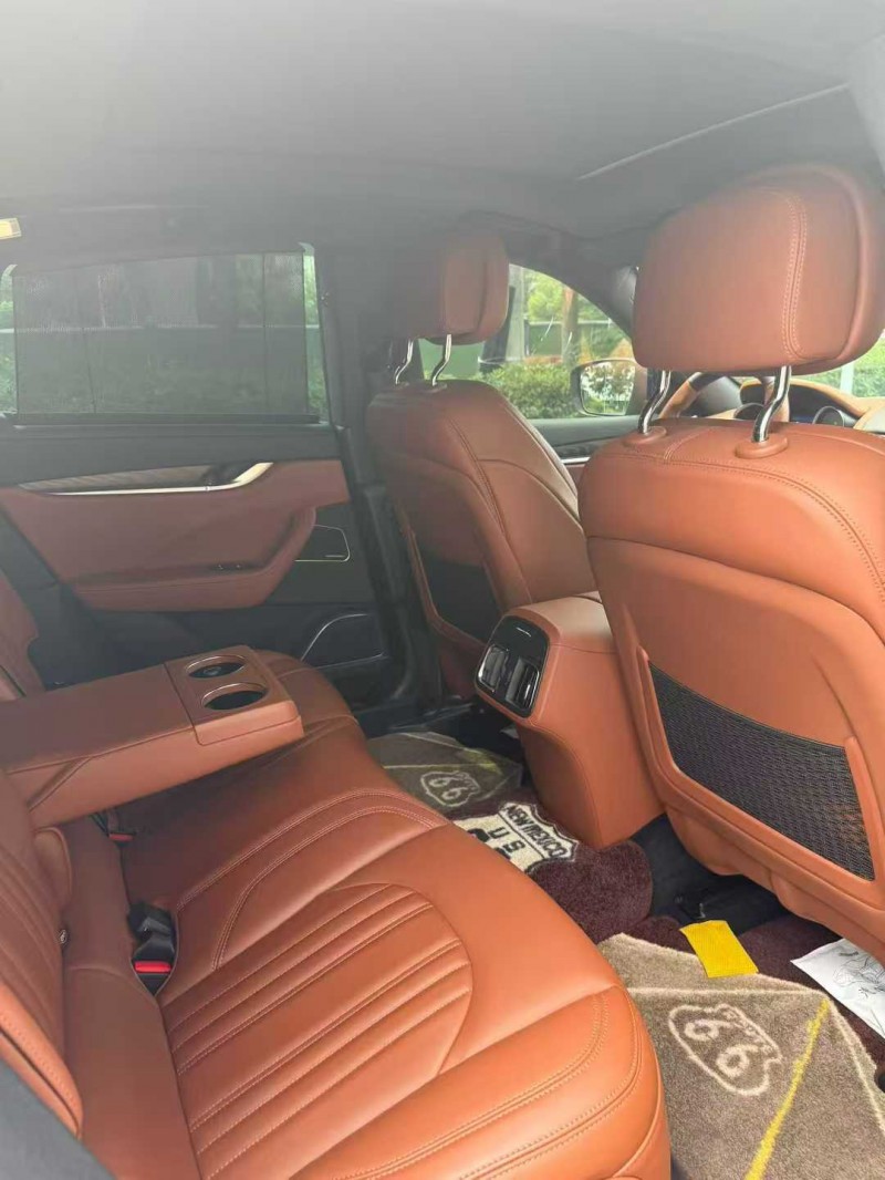 襄阳19年玛莎拉蒂Levante5