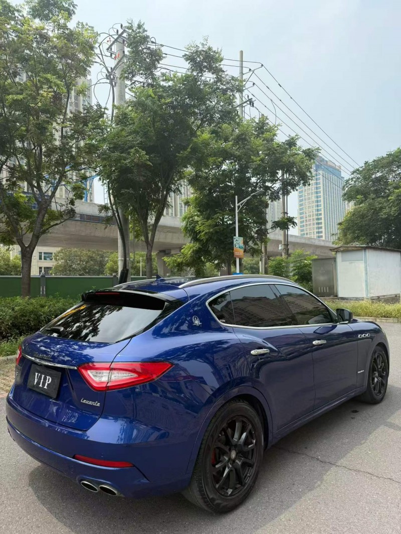 襄阳19年玛莎拉蒂Levante6