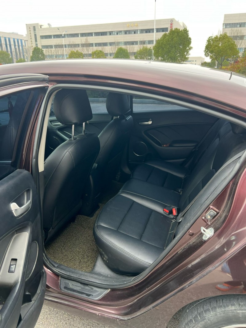 南阳15年起亚K38