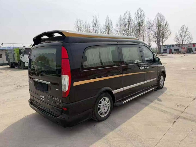 烟台14年奔驰威霆8