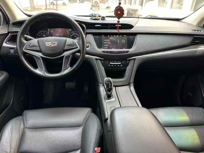 枣庄18年凯迪拉克XT56