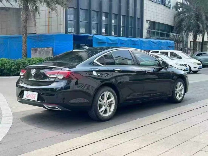 佛山23年别克君威7