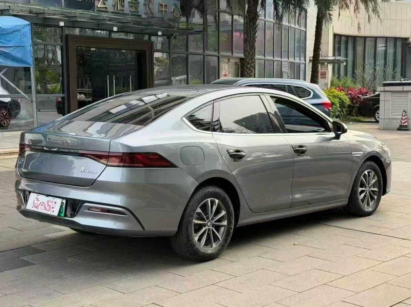 佛山23年比亚迪秦8