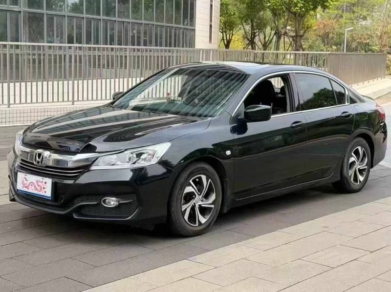 佛山16年本田雅阁2