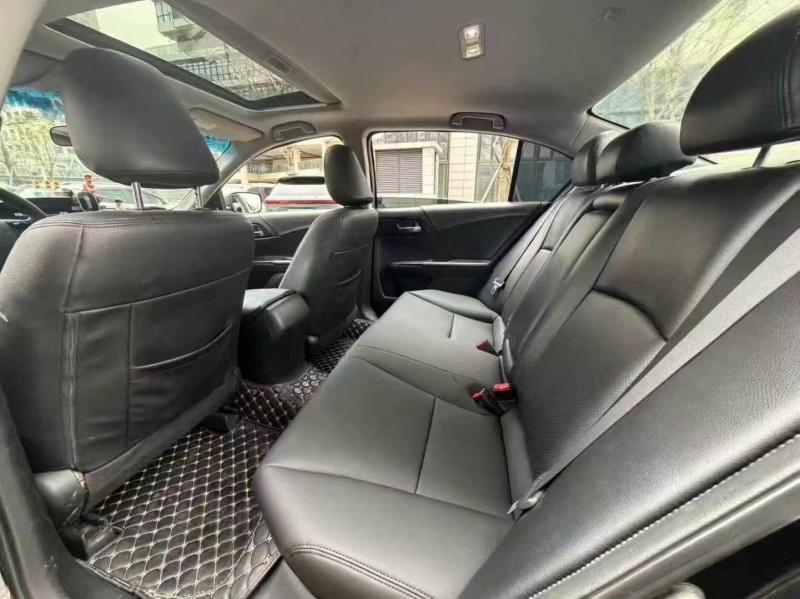 佛山16年本田雅阁5