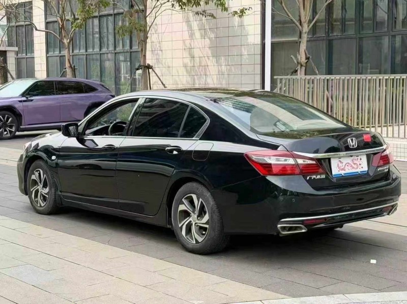 佛山16年本田雅阁7