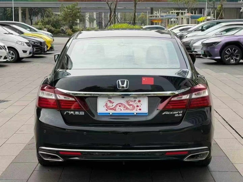 佛山16年本田雅阁9