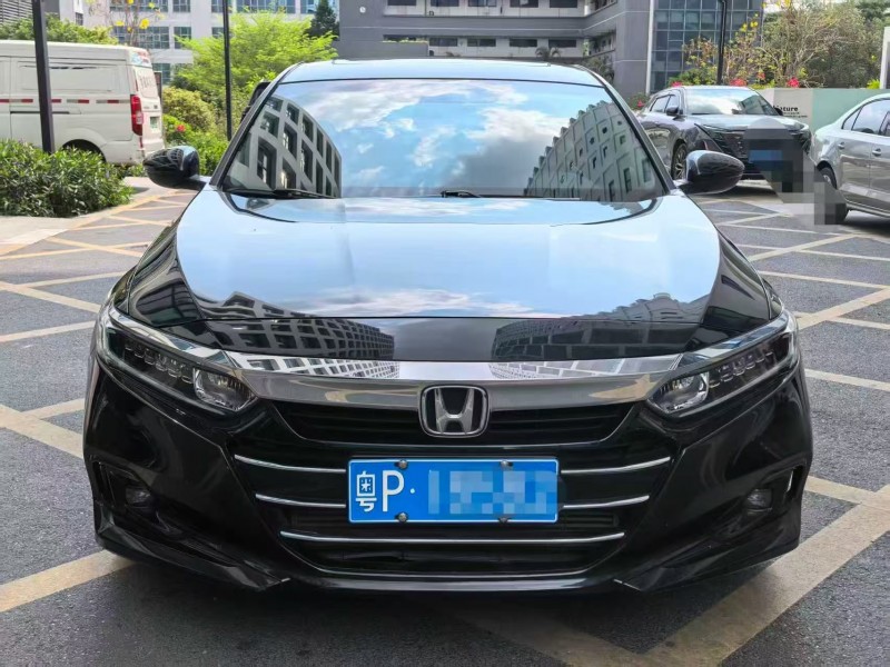 深圳22年本田雅阁1