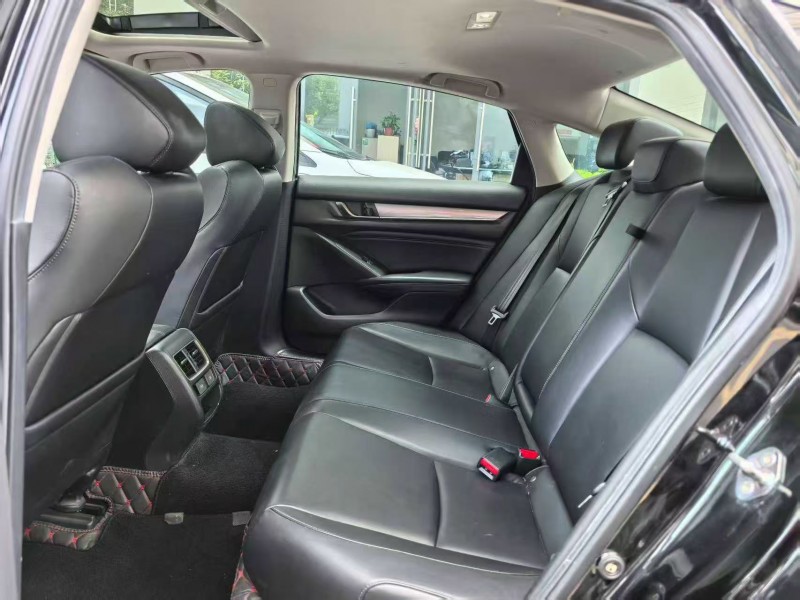 深圳22年本田雅阁5