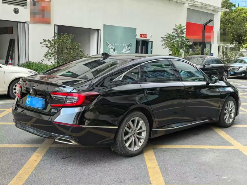 深圳22年本田雅阁9