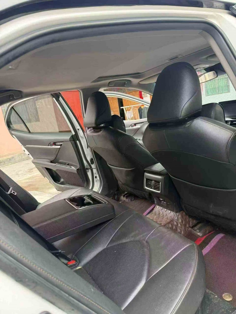 重庆22年丰田凯美瑞7