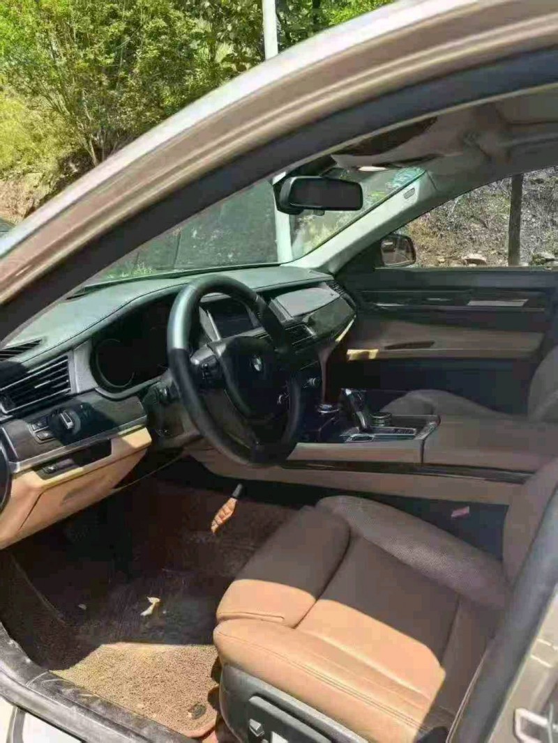 毕节14年宝马7系3