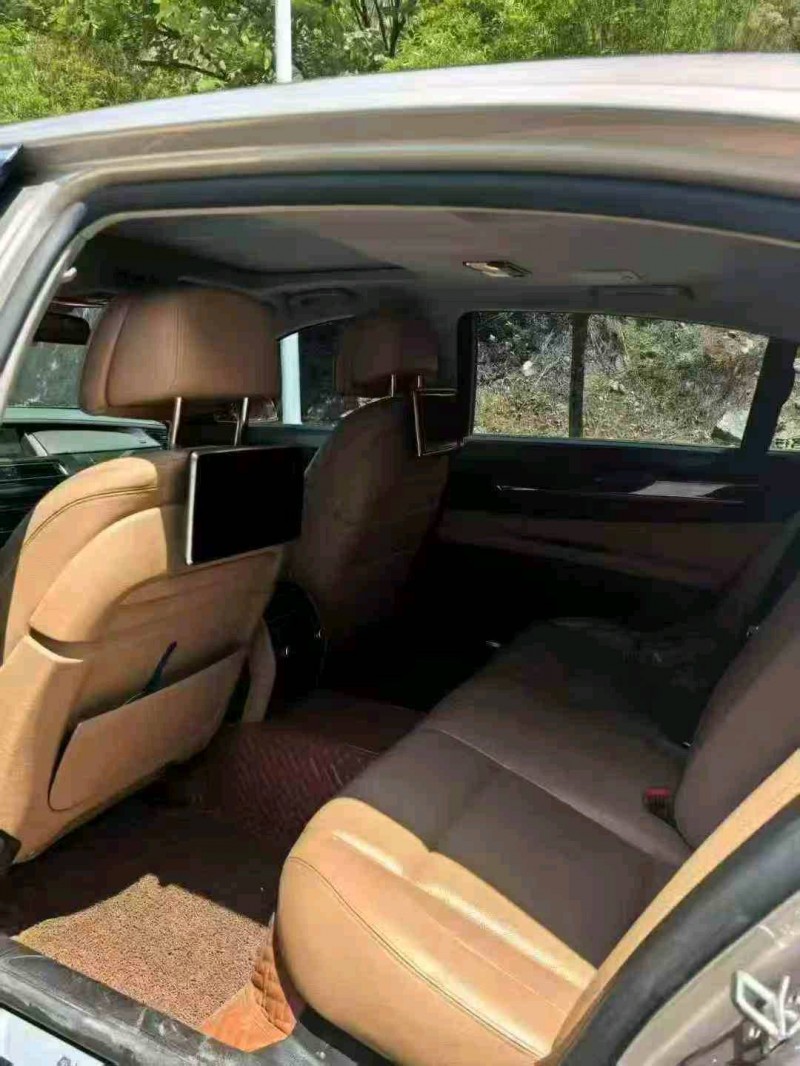 毕节14年宝马7系4