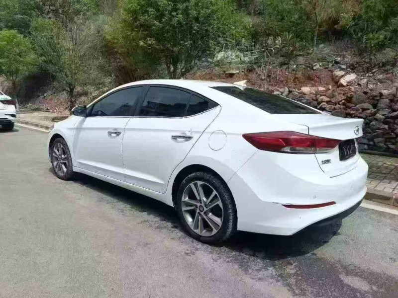 六盘水18年现代领动4