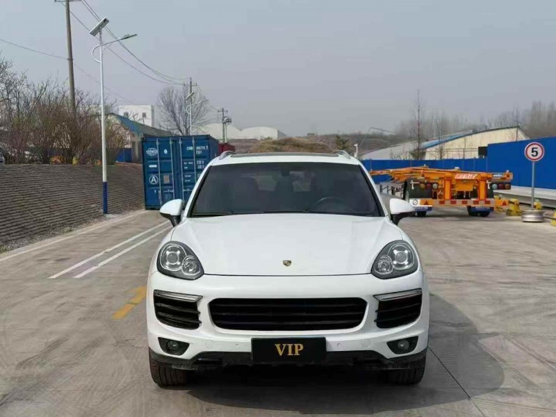 威海16年保时捷卡宴1