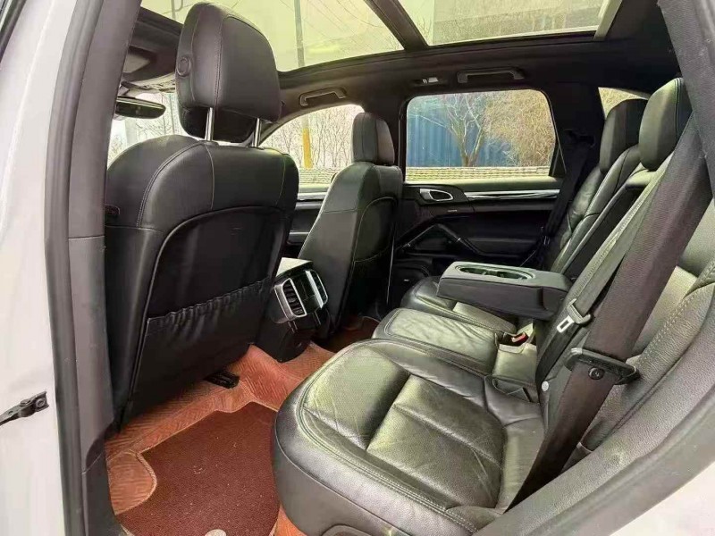 威海16年保时捷卡宴4