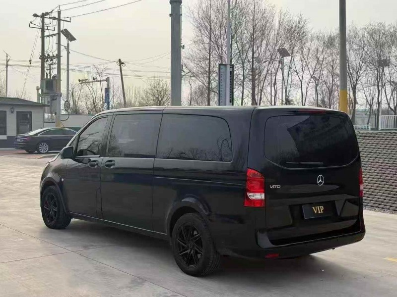 淄博18年奔驰威霆7