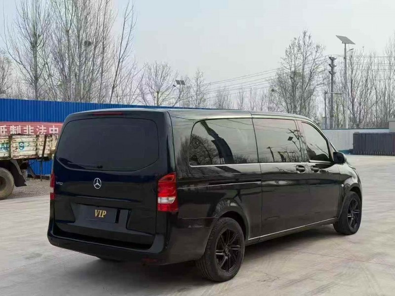 淄博18年奔驰威霆9