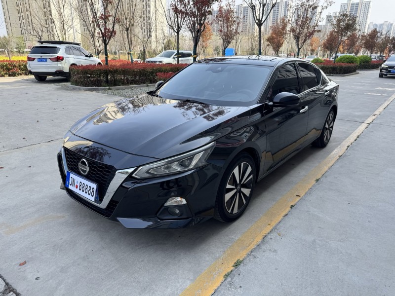 济宁21年日产天籁2