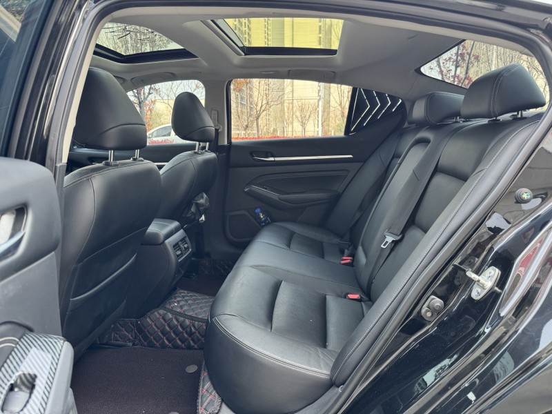 济宁21年日产天籁6