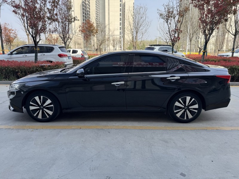 济宁21年日产天籁7